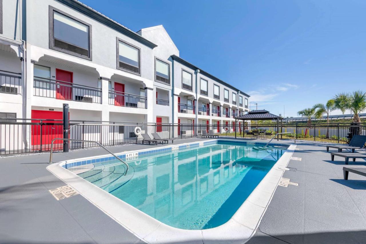 Super 8 By Wyndham Orlando Near Florida Mall Williamsburg Extérieur photo