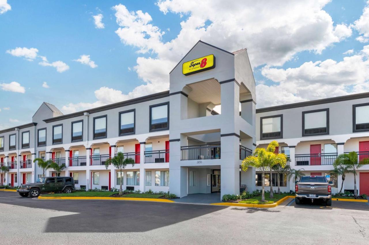 Hotel Super 8 By Wyndham Orlando Near Florida Mall Extérieur photo