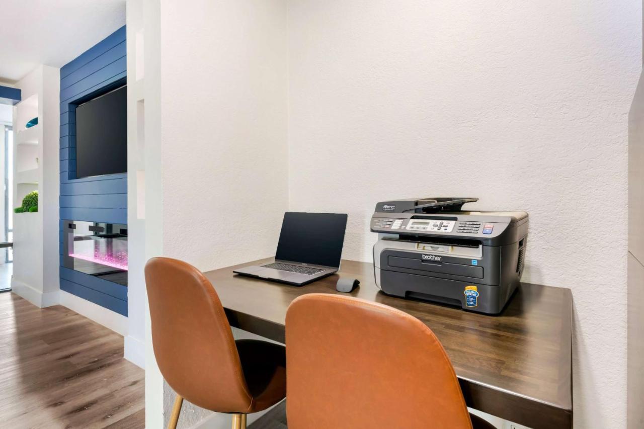 Super 8 By Wyndham Orlando Near Florida Mall Williamsburg Extérieur photo