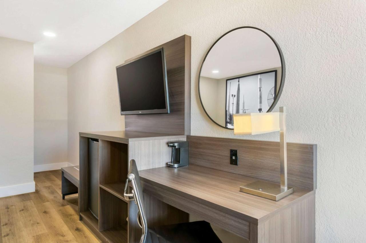 Super 8 By Wyndham Orlando Near Florida Mall Williamsburg Extérieur photo