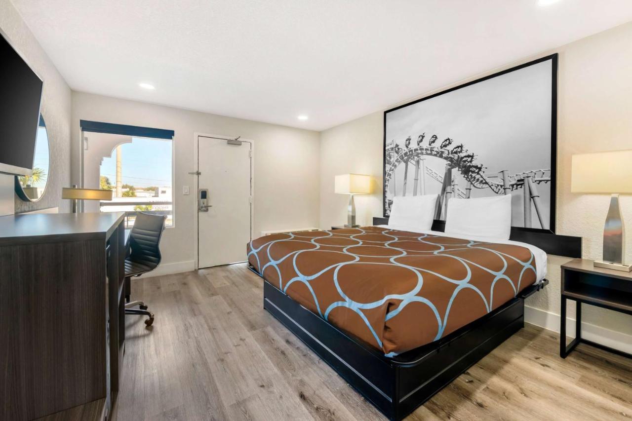 Super 8 By Wyndham Orlando Near Florida Mall Williamsburg Extérieur photo