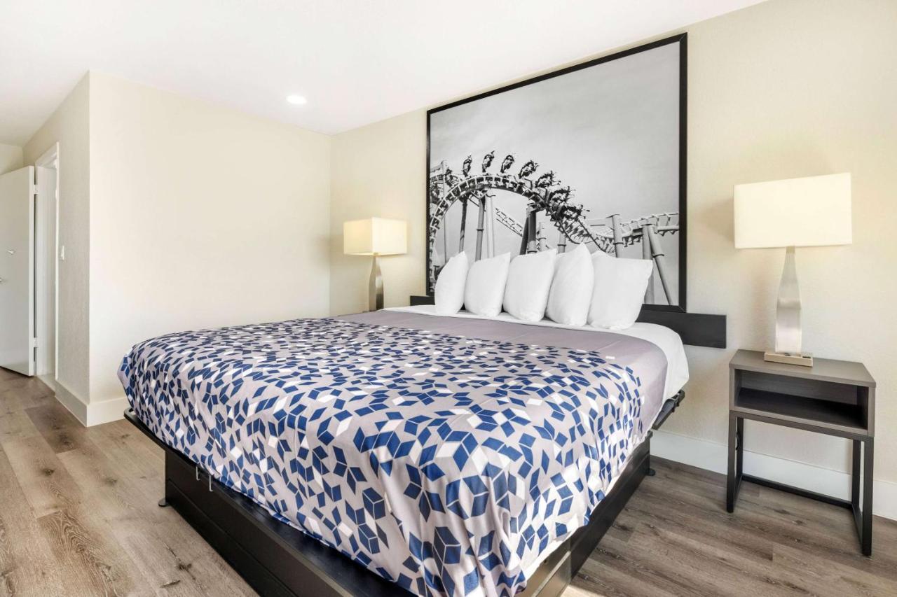 Super 8 By Wyndham Orlando Near Florida Mall Williamsburg Extérieur photo